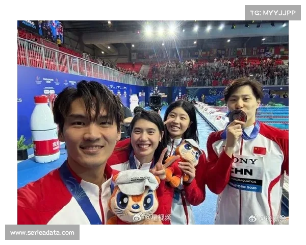 中国摘银世锦赛男女4X100混接力 徐嘉余覃海洋张雨霏携手出战 中国摘银世锦赛男女4X100混接力 徐嘉余覃海洋张雨霏携手出战
