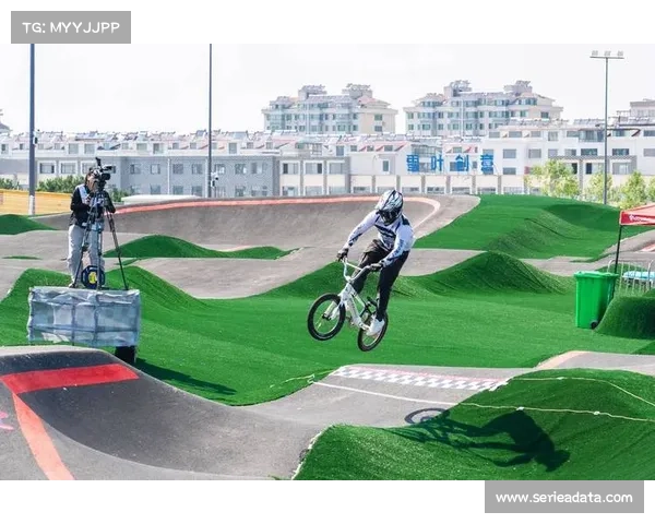 UCI Gran Fondo海南站年龄分组角逐，前25%获世锦赛资格